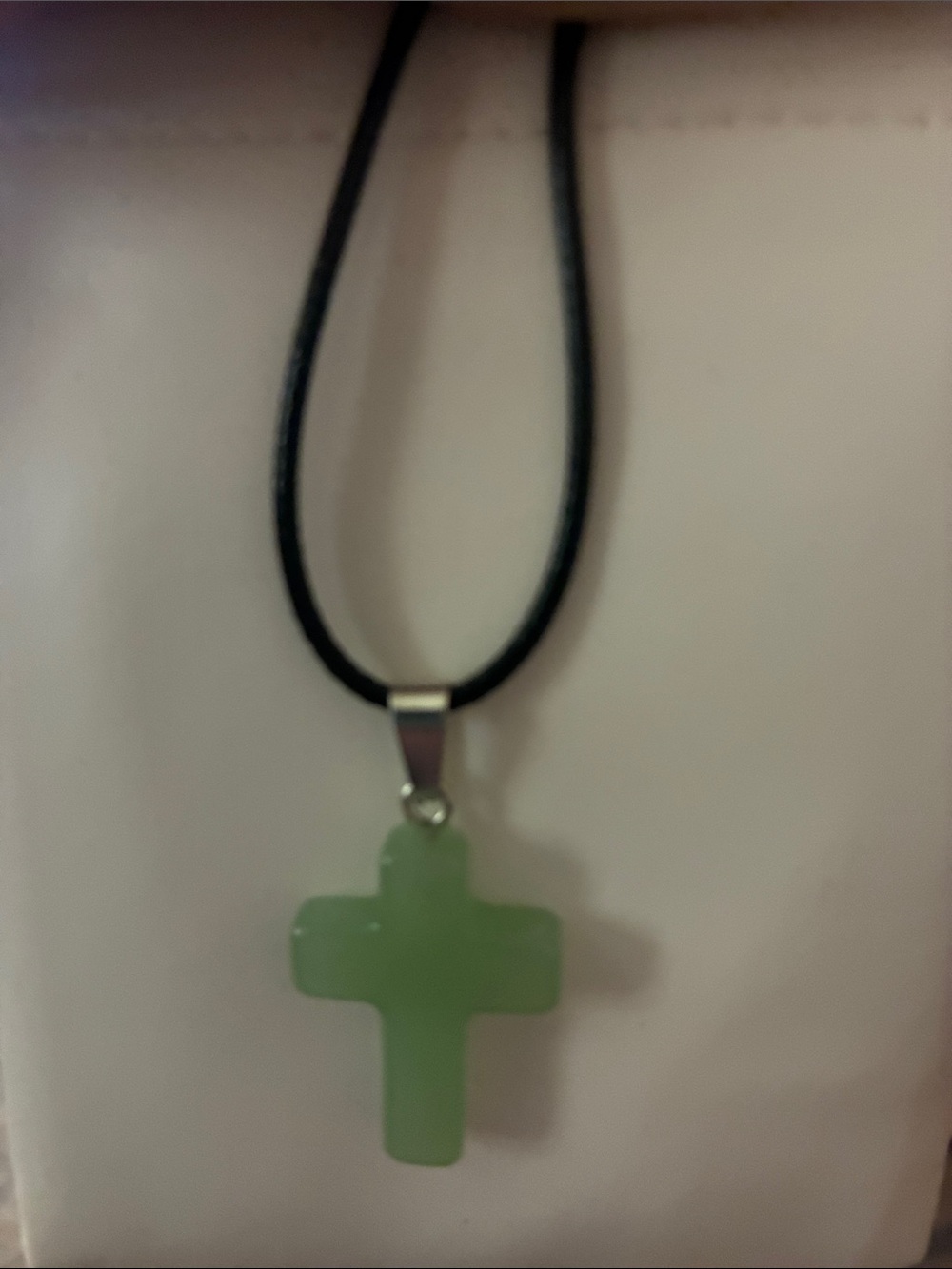 🆕 Green Cross Pendant Necklace - Women Jewelry